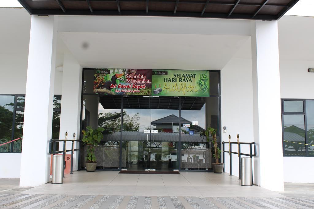 Tribeca Suites Kuching Esterno foto