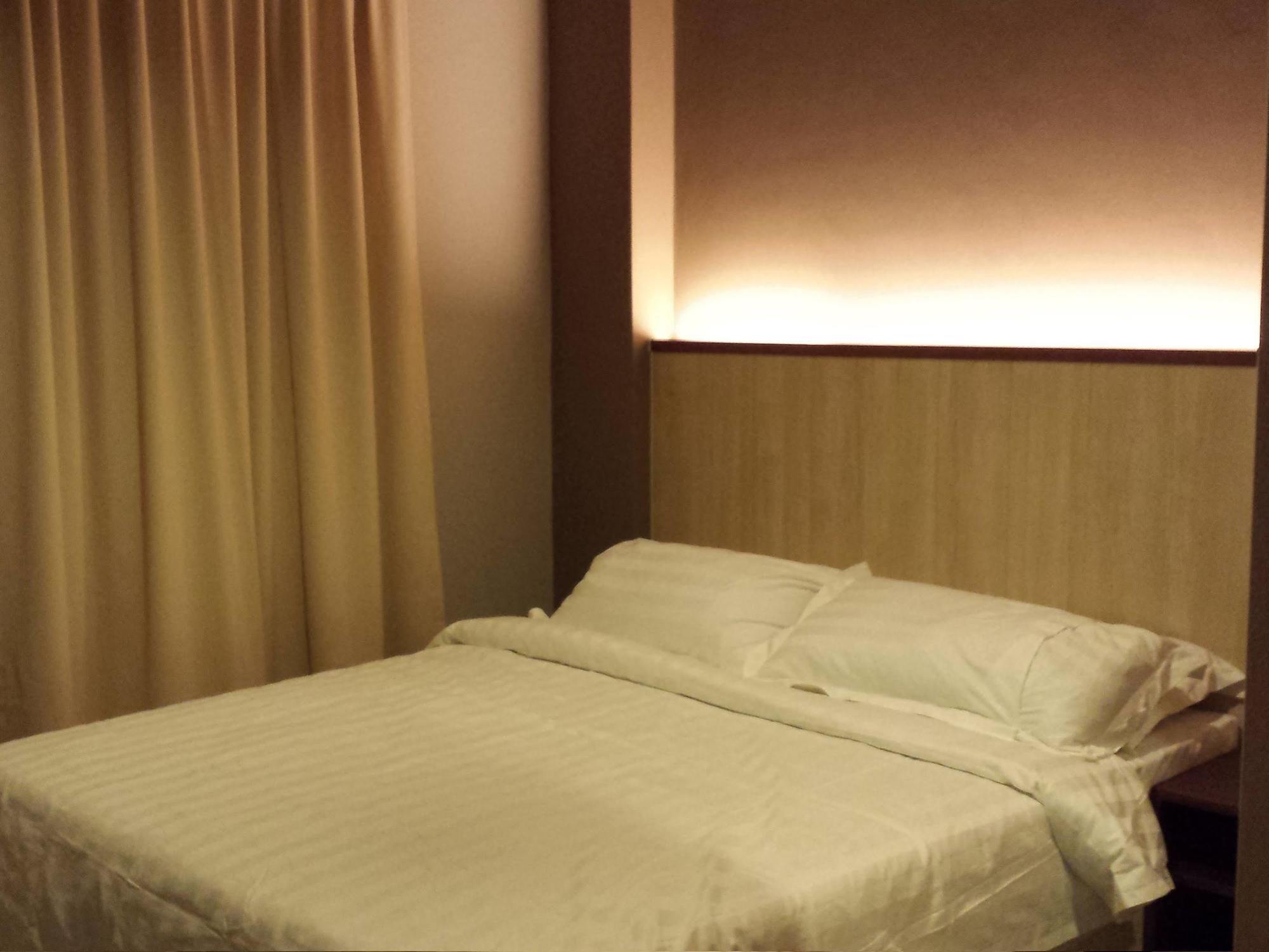 Tribeca Suites Kuching Esterno foto