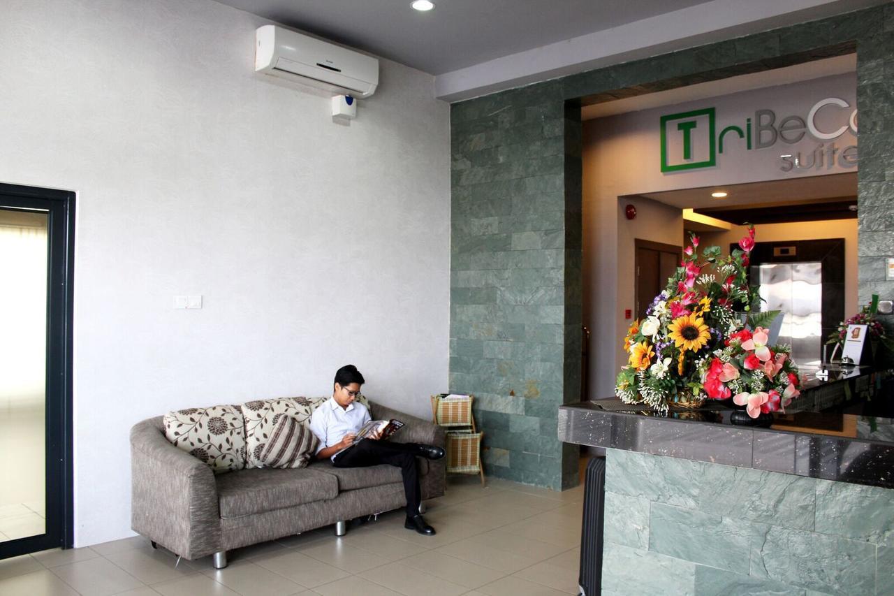 Tribeca Suites Kuching Esterno foto