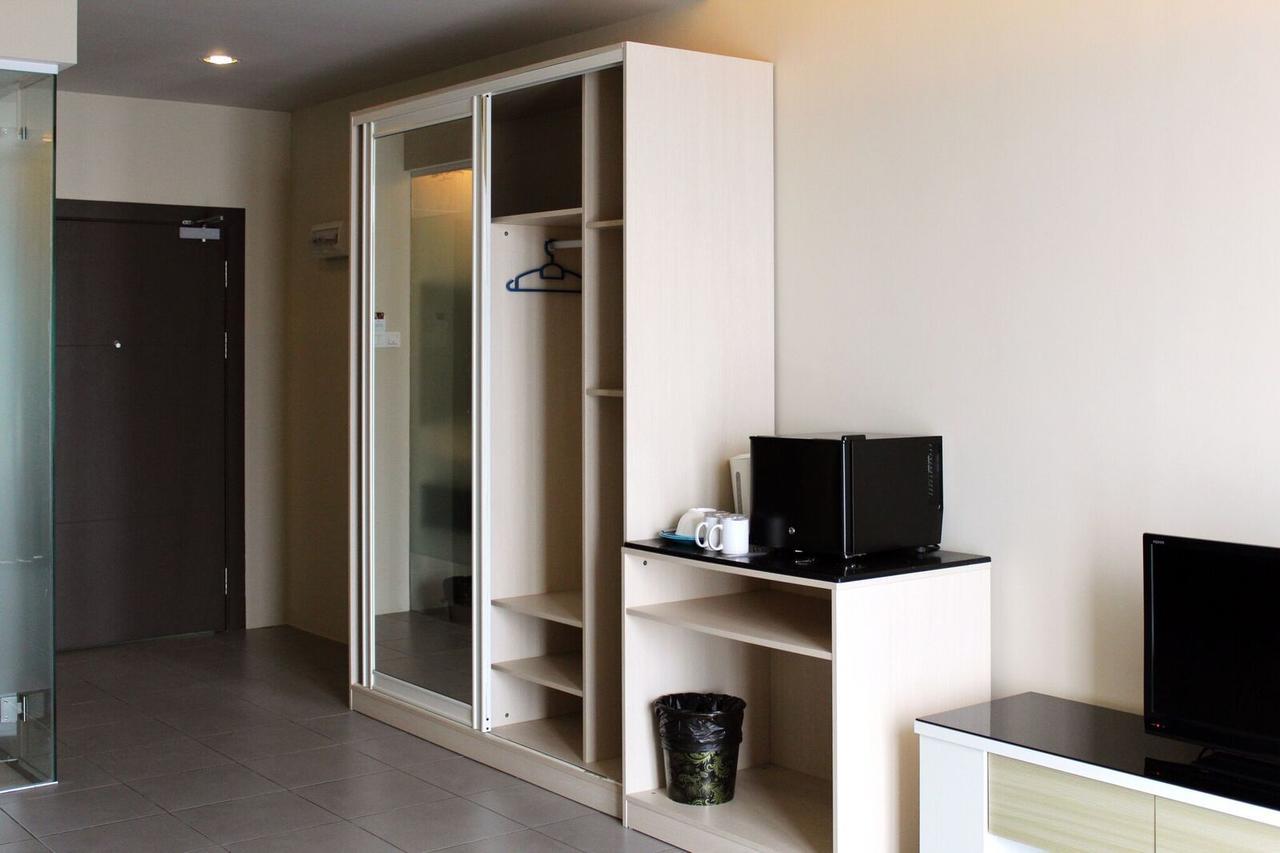 Tribeca Suites Kuching Esterno foto
